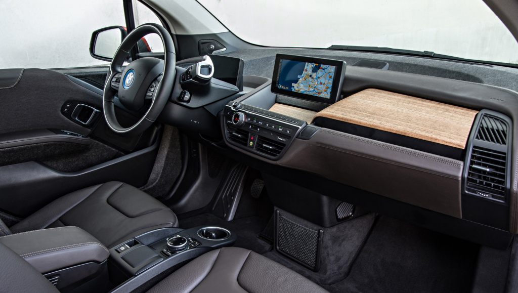 Как устроены электромобиль BMW i3 и гибрид i8
